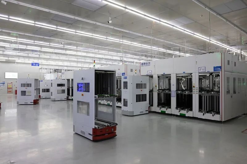 N型電池技術(shù)革命與數(shù)據(jù)科技服務(wù) 誰(shuí)將引領(lǐng)未來(lái)能源新航向？